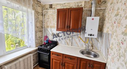 Купить квартиру 3-х комнатную, 55.8 кв. м. Фотография №1 Продам квартиру 3-х комнатную с общей площадью 55.8м2, 4/4 эт., на улице Пионерская, Центральный район, г. Тула, Тульская обл., Россия, агентство АН Астория. Фотография №1