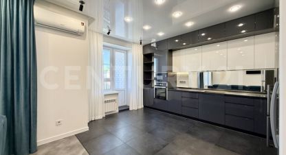 Купить квартиру 3-х комнатную, 88.8 кв. м. Фотография №1 Продам квартиру 3-х комнатную с общей площадью 88.8м2, 4/19 эт., на улице Калинина ул, г. Чебоксары, Чувашия респ., Россия, агентство CENTURY 21 Россия. Фотография №1