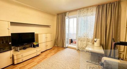 Продам квартиру 2-х комнатную с общей площадью 57м2, 9/10 эт., на улице Пр-кт карла маркса, Орджоникидзевский район, г. Магнитогорск, Челябинская обл., Россия, агентство РиоЛюкс. Фотография №1