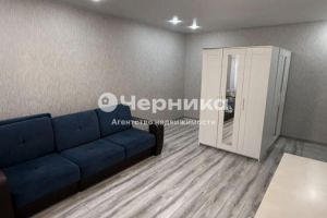 Продам квартиру 1 комнатную с общей площадью 30м2, 1/5 эт., на улице Красная, г. Каменск-Шахтинский, Ростовская обл., Россия, агентство АН Черника