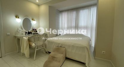 Купить квартиру 3-х комнатную, 65.3 кв. м. Фотография №1 Продам квартиру 3-х комнатную с общей площадью 65.3м2, 2/5 эт., на улице Ворошилова, г. Каменск-Шахтинский, Ростовская обл., Россия, агентство АН Черника. Фотография №1