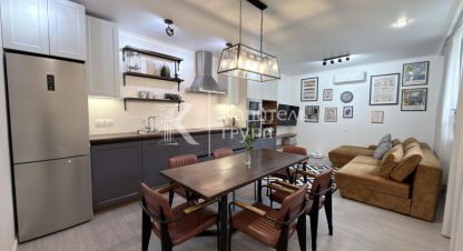 Купить квартиру 5-ти комнатную, 148 кв. м. Фотография №1 Продам квартиру 5-ти комнатную с общей площадью 148м2, 4/19 эт., на улице Газовиков, г. Тюмень, Тюменская обл., Россия, агентство Капитель групп. Фотография №1