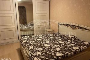 Продам квартиру 4-х комнатную с общей площадью 90м2, 5/10 эт., на улице Косарева, г. Севастополь, Крым авт. респ., Россия, агентство ООО Ренессанс Крым