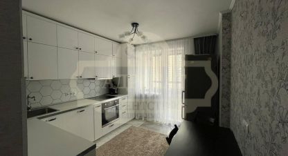Купить квартиру 3-х комнатную, 80.1 кв. м. Фотография №1 Продам квартиру 3-х комнатную с общей площадью 80.1м2, 12/27 эт., на улице Фёдора абрамова, г. Посёлок парголово, Санкт-Петербург, Россия, агентство Адресат. Фотография №1
