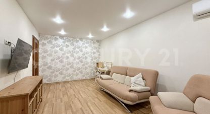 Продам квартиру 2-х комнатную с общей площадью 72.5м2, 3/5 эт., на улице Винокурова ул, г. Новочебоксарск, Чувашия респ., Россия, агентство CENTURY 21 Россия. Фотография №1