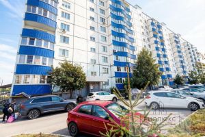 Продам квартиру 2-х комнатную с общей площадью 58.7м2, 2/10 эт., на улице Зеленый лог, г. Магнитогорск, Челябинская обл., Россия, агентство РиоЛюкс