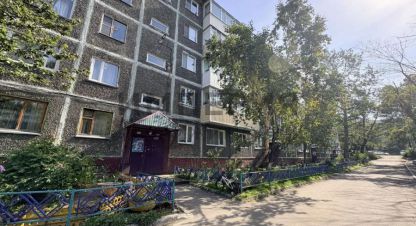 Продам квартиру 2-х комнатную с общей площадью 43.7м2, 1/5 эт., на улице Пограничная ул, г. Петропавловск-Камчатский, Камчатский край, Россия, агентство Империя Недвижимости. Фотография №1