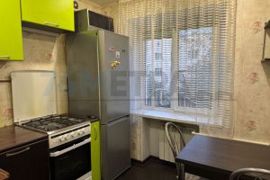 Сдам квартиру 2-х комнатную с общей площадью 45м2, 4/5 эт., на улице Социалистическая ул, Металлургический район район, г. Челябинск, Челябинская обл., Россия, агентство 74 метра
