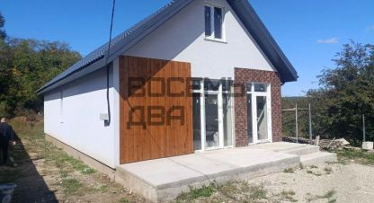 Продам дом 4-х комнатный с общей площадью 100м2, на улице Мераба, г. Пионерское , Крым авт. респ., Россия, агентство Восемь Два. Фотография №1
