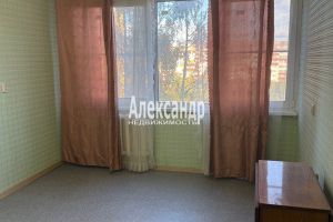 Продам квартиру 3-х комнатную с общей площадью 67м2, 6/9 эт., на улице Бронетанковая, Красносельский район, г. Красное, Краснодарский край, Россия, агентство Александр-Недвижимость