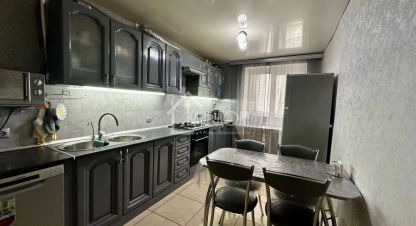 Продам квартиру 3-х комнатную с общей площадью 59.3м2, 9/9 эт., на улице Мкр 1-й, г. Ахтубинск, Астраханская обл., Россия, агентство Ваш Дом. Фотография №1
