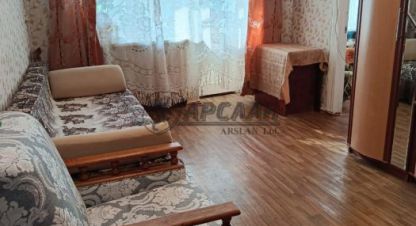 Сдам квартиру 2-х комнатную с общей площадью 45м2, 5/5 эт., на улице Исаева, г. Казань, Татарстан респ., Россия, агентство Арслан. Фотография №1