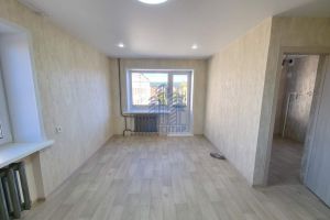 Продам квартиру 1 комнатную с общей площадью 32.6м2, 5/5 эт., на улице Ленина, г. Чебоксары, Чувашия респ., Россия, агентство Агентство недвижимости Ориентир