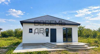 Купить дом 4-х комнатную, 90 кв. м. Фотография №1 Продам дом 4-х комнатный с общей площадью 90м2, на улице Скалистая, г. Тер снт минерал ( трудовое), Крым авт. респ., Россия, агентство Восемь Два. Фотография №1