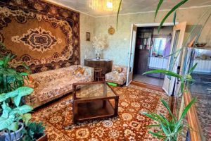 Продам квартиру 3-х комнатную с общей площадью 68.9м2, 3/9 эт., на улице Сталинградская, Нет а район, г. Ахтубинск, Астраханская обл., Россия, агентство Живем Дома