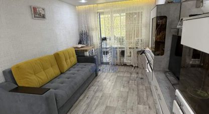 Купить квартиру 2-х комнатную, 42 кв. м. Фотография №1 Продам квартиру 2-х комнатную с общей площадью 42м2, 1/9 эт., на улице Советская, г. Новочебоксарск, Чувашия респ., Россия, агентство Агентство недвижимости Ориентир. Фотография №1