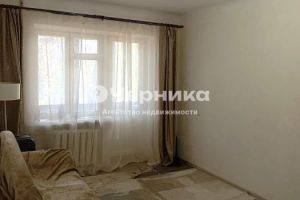 Продам квартиру 1 комнатную с общей площадью 27.9м2, 2/4 эт., на улице Октябрьская, г. Ессентуки, Ставропольский край, Россия, агентство АН Черника