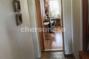 Продам квартиру 1 комнатную с общей площадью 34м2, 5/6 эт., на улице Менжинского, Балаклавский район, г. Инкерман, Крым авт. респ., Россия, агентство Херсонес Недвижимость