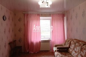 Продам квартиру 1 комнатную с общей площадью 33.6м2, 2/5 эт., на улице Гагарина, Приозерский район, г. Ской посёлок кузнечное, Ленинградская обл., Россия, агентство Александр-Недвижимость