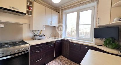 Купить квартиру 3-х комнатную, 58 кв. м. Фотография №1 Продам квартиру 3-х комнатную с общей площадью 58м2, 4/5 эт., на улице Расторгуева, г. Рыбинск, Ярославская обл., Россия, агентство Ваш Вариант. Фотография №1