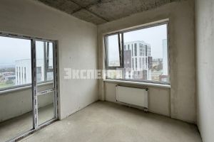 Продам квартиру 2-х комнатную с общей площадью 42м2, 10/10 эт., на улице Александра суворова, г. Симферополь , Крым авт. респ., Россия, агентство Эксперт Про 