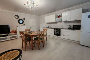 Продам квартиру 2-х комнатную с общей площадью 84.9м2, 2/14 эт., на улице Победы проспект, Приволжский район, г. Казань, Татарстан респ., Россия, агентство АН Centroom Продам квартиру 2-х комнатную с общей площадью 84.9м2, 2/14 эт., на улице Победы проспект, Приволжский район, г. Казань, Татарстан респ., Россия, агентство АН Centroom