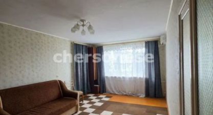 Продам квартиру 1 комнатную с общей площадью 51.6м2, 5/5 эт., на улице Адмирала юмашева, Гагаринский район, г. Севастополь, Крым авт. респ., Россия, агентство Херсонес Недвижимость. Фотография №1