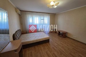 Продам квартиру 2-х комнатную с общей площадью 62.3м2, 7/9 эт., на улице Колобова, г. Севастополь, Крым авт. респ., Россия, агентство Илион