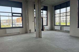 Продам торговое помещение с общей площадью 61.4м2, на улице Будённого пр-кт, Красносельский район, г. Санкт-Петербург, Санкт-Петербург, Россия, агентство Интернет-партнер