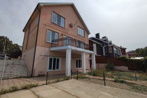 Продам дом 5-ти комнатный с общей площадью 278.1м2, на улице Ковалевой ул, г. Горячий Ключ, Краснодарский край, Россия, агентство Мореон Инвест