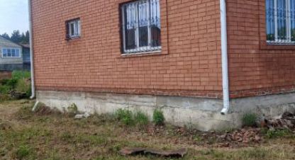 Купить дом 3-х комнатную, 90.8 кв. м. Фотография №1 Продам дом 3-х комнатный с общей площадью 90.8м2, на улице Тихая ул, г. Апшеронск, Краснодарский край, Россия, агентство Мореон Инвест. Фотография №1