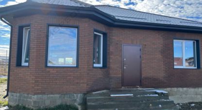 Купить дом 3-х комнатную, 138 кв. м. Фотография №1 Продам дом 3-х комнатный с общей площадью 138м2, на улице Прудовый, г. Майкоп, Адыгея респ., Россия, агентство Мореон Инвест. Фотография №1