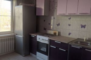 Продам квартиру 4-х комнатную с общей площадью 71.1м2, 2/5 эт., на улице Сибирская ул, Центр район, г. Средняя ахтуба рп, Волгоградская обл., Россия, агентство Агентство недвижимости "Партнёр"