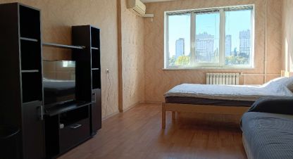 Продам квартиру 2-х комнатную с общей площадью 50.4м2, 7/9 эт., на улице Елецкая ул, Ворошиловский район, г. Волгоград, Волгоградская обл., Россия, агентство Агентство недвижимости Партнёр. Фотография №1