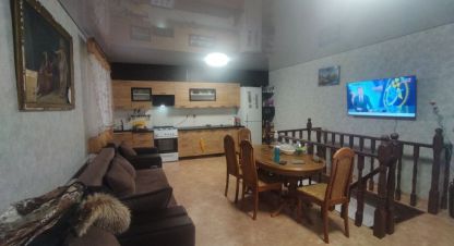 Купить дом 6-ти комнатную, 273 кв. м. Фотография №1 Продам дом 6-ти комнатный с общей площадью 273м2, г. Средняя ахтуба рп, Волгоградская обл., Россия, агентство Агентство недвижимости Партнёр. Фотография №1