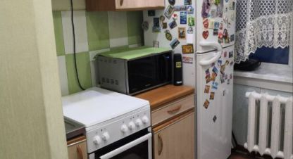 Купить квартиру 1 комнатную, 27.3 кв. м. Фотография №1 Продам квартиру 1 комнатную с общей площадью 27.3м2, 2/5 эт., на улице Героев труда, Правый берег район, г. Усть-Илимск, Иркутская обл., Россия, агентство Агентство Недвижимости ЖФ-Илим. Фотография №1