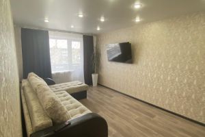 Продам квартиру 2-х комнатную с общей площадью 44м2, 4/5 эт., на улице Братское шоссе, Левый берег район, г. Усть-Илимск, Иркутская обл., Россия, агентство Агентство Недвижимости "ЖФ-Илим"