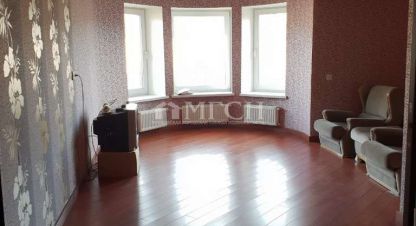 Купить коттедж/дачу 8-ти комнатную, 274 кв. м., Россия, г. Юрлово. Фотография №10