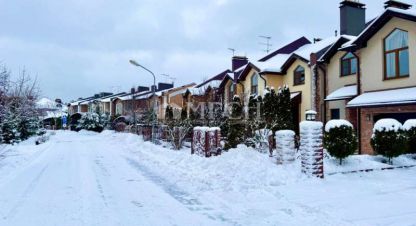 Продам коттедж/дачу 8-ти комнатную с общей площадью 274м2, на улице Триумфальная (дачной застройки новое ари ул, Территория новое аристово район, г. Юрлово, Московская обл., Россия, агентство МГСН - Московская городская служба недвижимости. Фотография №1