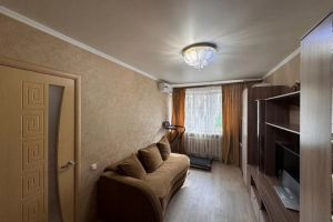 Продам квартиру 2-х комнатную с общей площадью 43м2, 1/5 эт., на улице Вишневая, г. Таганрог, Ростовская обл., Россия, агентство агентство недвижимости "Мир Жилья" 