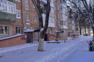 Продам квартиру 2-х комнатную с общей площадью 43.5м2, 1/5 эт., на улице Комарова, Западный район, г. Таганрог, Ростовская обл., Россия, агентство агентство недвижимости "Мир Жилья" 