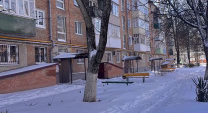 Купить квартиру 2-х комнатную, 43.5 кв. м. Фотография №1 Продам квартиру 2-х комнатную с общей площадью 43.5м2, 1/5 эт., на улице Комарова, Западный район, г. Таганрог, Ростовская обл., Россия, агентство агентство недвижимости Мир Жилья . Фотография №1