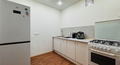 Купить квартиру 2-х комнатную, 48.5 кв. м. Фотография №1 Продам квартиру 2-х комнатную с общей площадью 48.5м2, 1/9 эт., на улице Им милиционера буханцева ул, Ворошиловский район, г. Волгоград, Волгоградская обл., Россия, агентство Живем Дома. Фотография №1