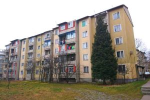 Продам квартиру 3-х комнатную с общей площадью 87.5м2, 3/5 эт., на улице Куйбышева, г. Владикавказ, Северная Осетия-Алания респ., Россия, агентство JCat