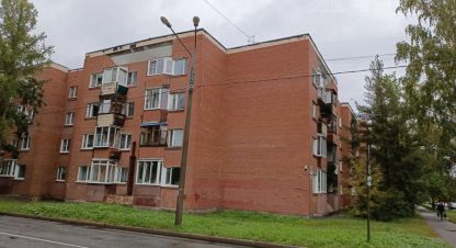 Продам квартиру 2-х комнатную с общей площадью 54.3м2, 3/4 эт., на улице Михайловская, г. Петергоф, Санкт-Петербург, Россия, агентство Bridge Estate . Фотография №1