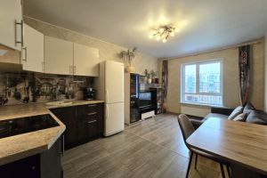 Продам квартиру 3-х комнатную с общей площадью 59м2, 7/10 эт., на улице Ветеранов пр-кт, Красносельский район, г. Санкт-Петербург, Санкт-Петербург, Россия, агентство Интернет-партнер