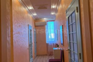 Сдам квартиру 3-х комнатную с общей площадью 110м2, 4/6 эт., на улице Астана кесаева, Гагаринский район, г. Севастополь, Крым авт. респ., Россия, агентство Херсонес Недвижимость