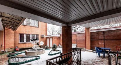 Купить дом 5-ти комнатную, 335 кв. м. Фотография №1 Продам дом 5-ти комнатный с общей площадью 335м2, на улице Интернациональная, Западный район, г. Ростов-на-Дону, Ростовская обл., Россия, агентство АН Эксперт. Фотография №1