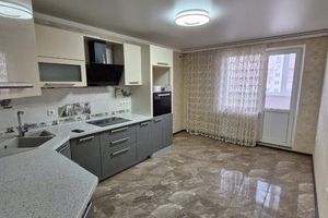 Продам квартиру 3-х комнатную с общей площадью 83м2, 13/18 эт., на улице Висаитова ул, Октябрьский район, г. Ростов-на-Дону, Ростовская обл., Россия, агентство Интернет-партнер