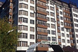 Продам квартиру 3-х комнатную с общей площадью 114м2, 9/9 эт., на улице Эльбрусская ул, г. Нальчик, Кабардино-Балкария респ., Россия, агентство Интернет-партнер